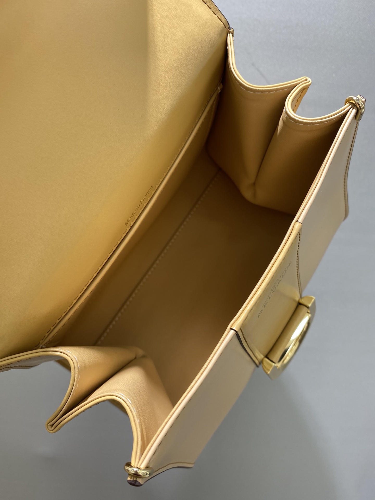 델보 브리앙 박스백 미니